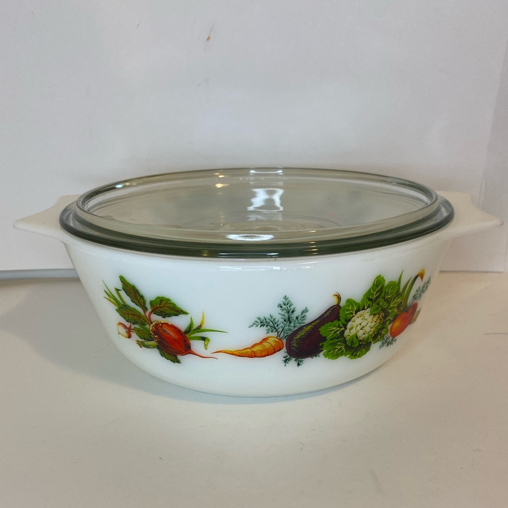 Pyrex JAJ England 9" Round Casserole Dish W/lid Tuscany Market Garden